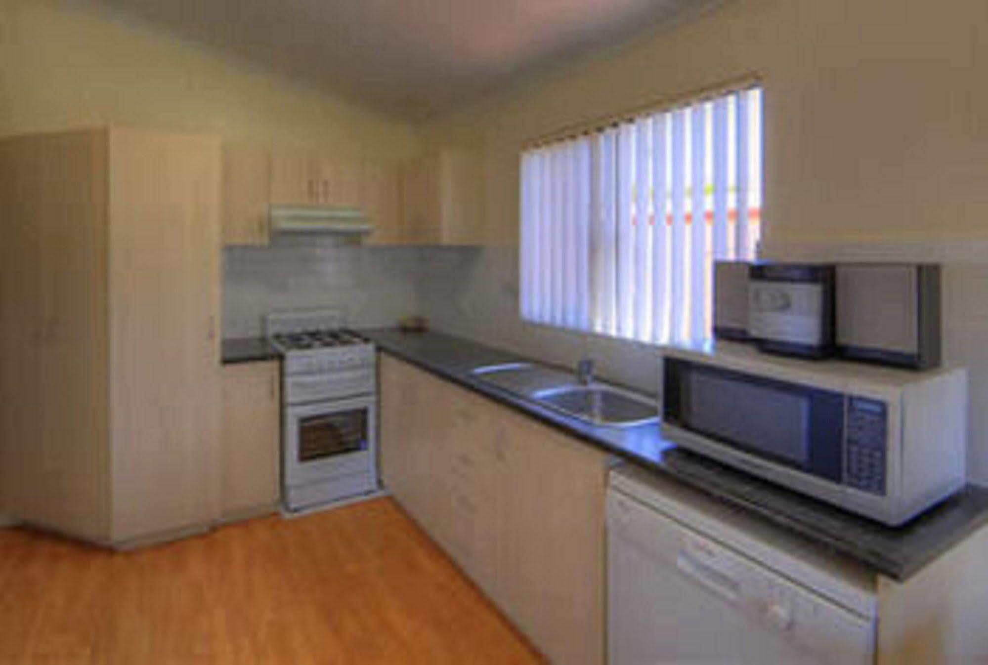 Central Caravan Park Perth Esterno foto
